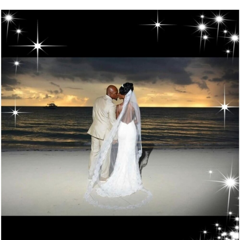 Goergeous Lace backless dress perfect for an outdoor or beach wedding